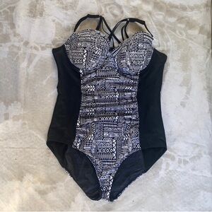 Torrid Tummy Control Swimsuit Size 3/3X/22/24